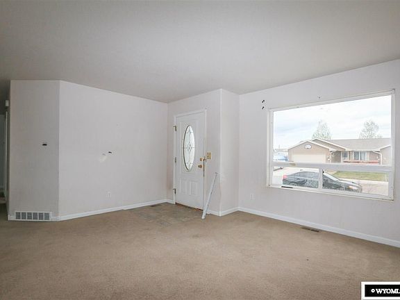3rd image of 655 River Rock Trl