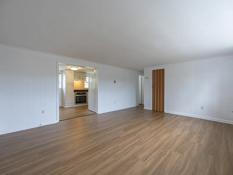 670 Main St #1 — Photo 4