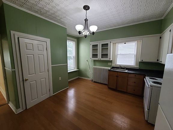 3rd image of 78 Essex St APT 2