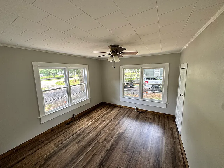 1010 E Carolina Ave — Photo 4