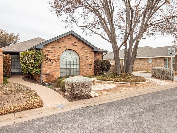 3rd image of 4202 Laurel Oak Dr