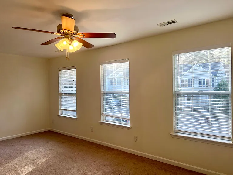 108 Climbing Ivy Ct — Photo 11