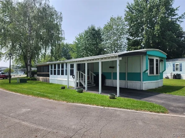 24 Driftwood Ln, Sylvan Beach, NY 13157
