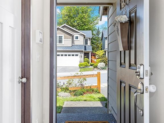 5th image of 9106 1st St SE