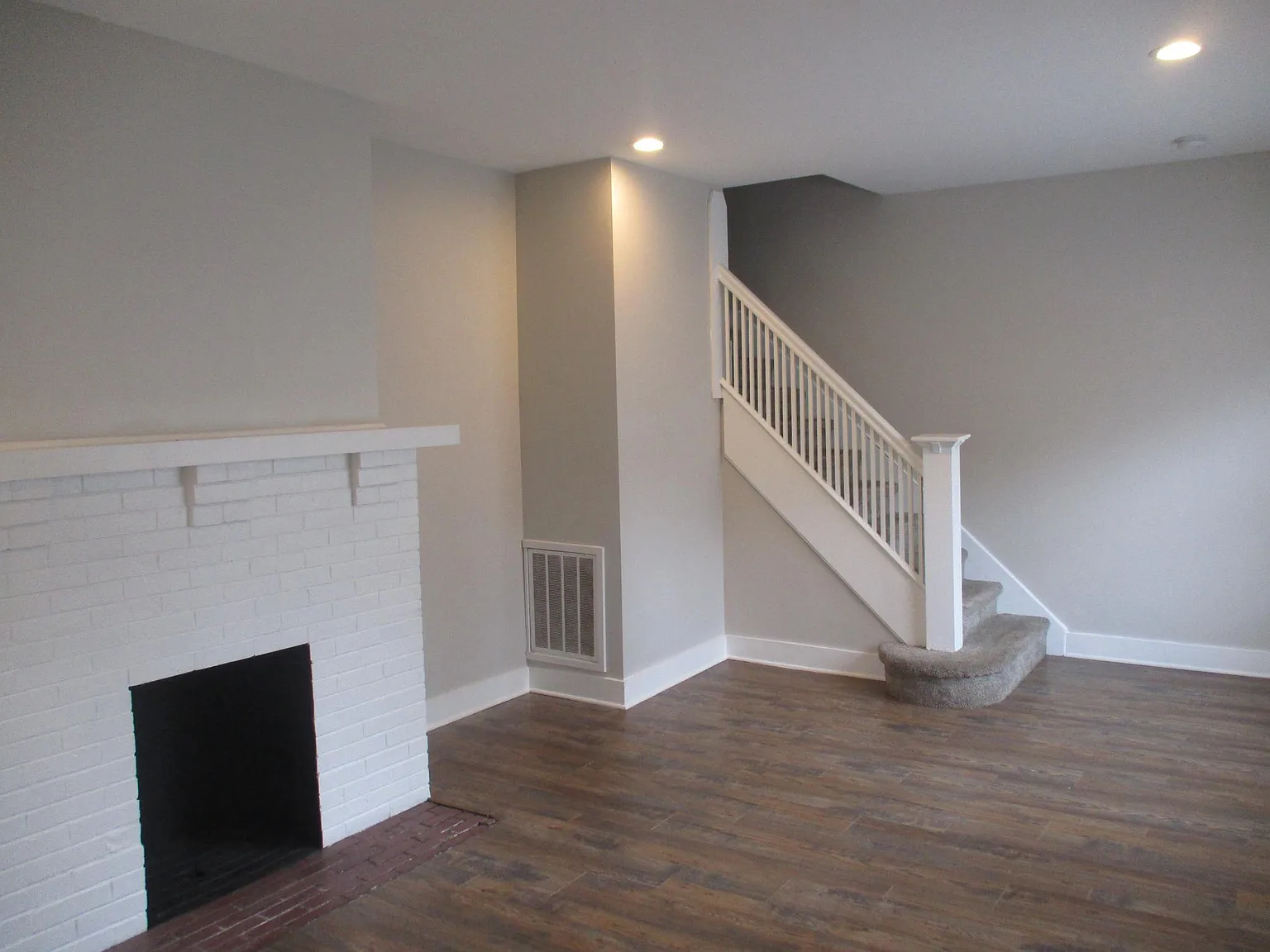 3 bed, 1.5 bath, 1300 sqft, $1,200 — Photo 3