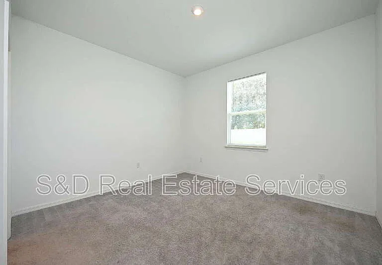 685 Crown Rose Dr — Photo 15