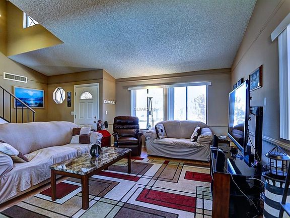 3rd image of 4381 Satinwood Dr
