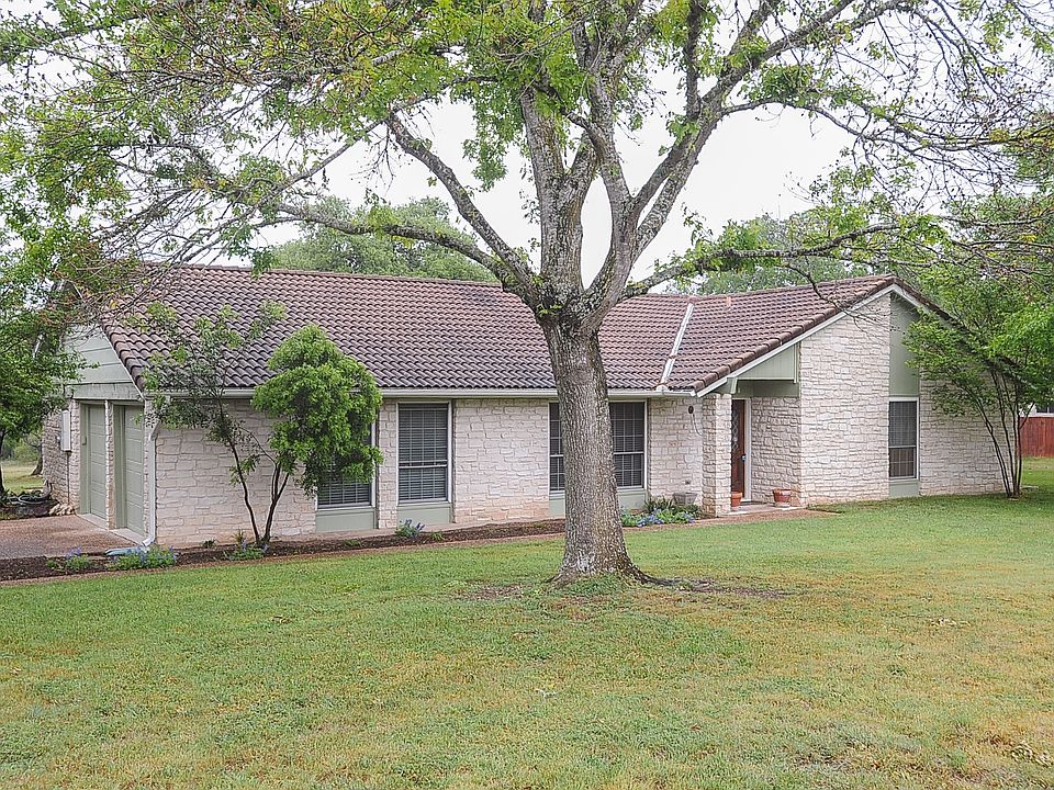 1st image of 108 Pin Oak Dr