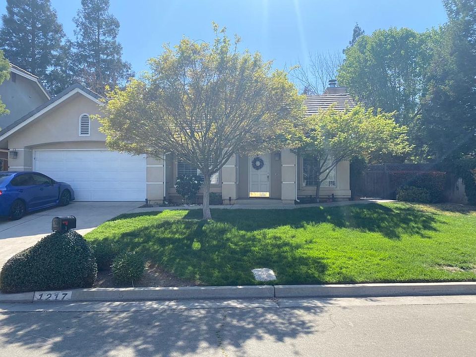 1st image of 1217 E Le Parc Dr