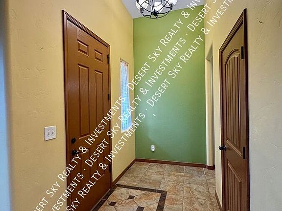 3rd image of 4328 Calle Amarilla
