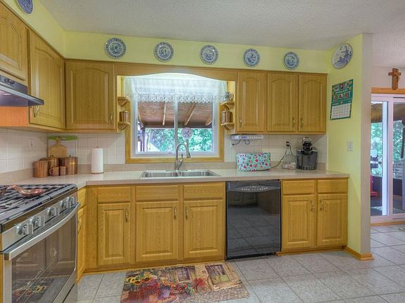 3rd image of 6825 Sunrise Dr