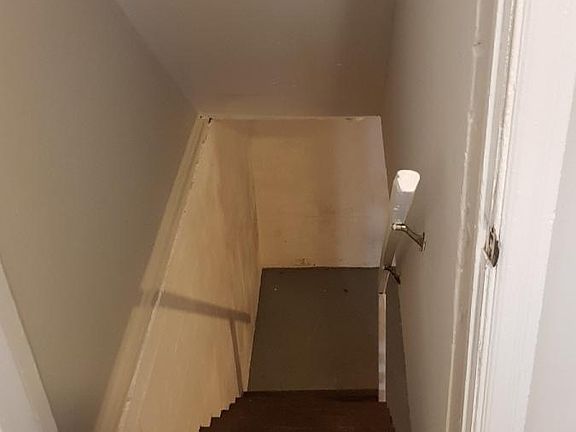 4th image of 82 Woodcliff Dr