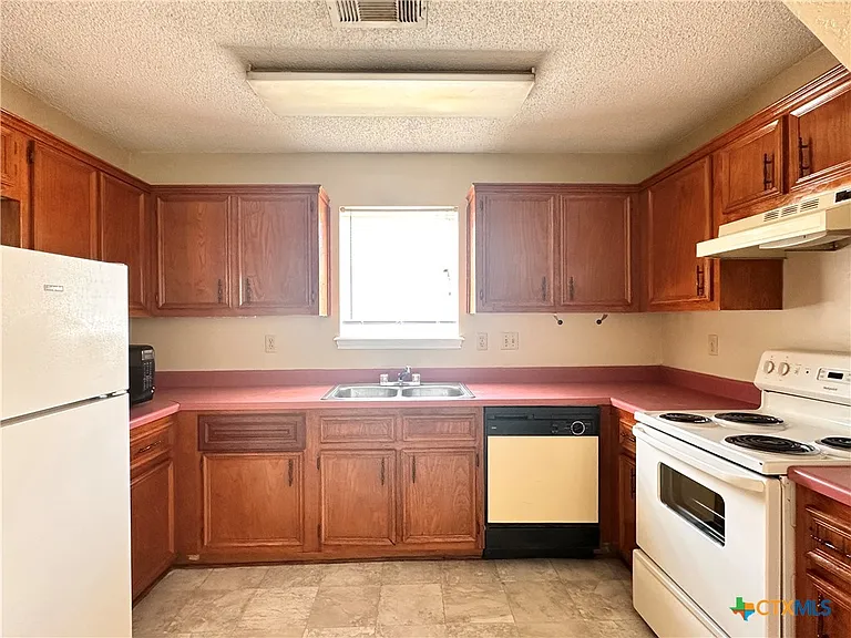 1413 Marlton St — Photo 11