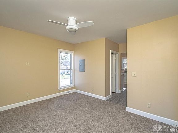 5th image of 16 Poplar St