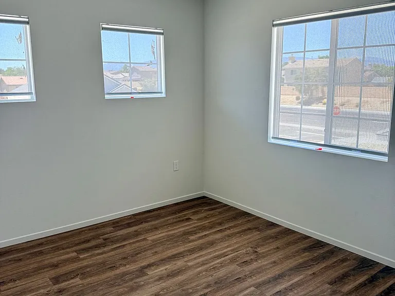 11712 Sebastian Rd — Photo 15