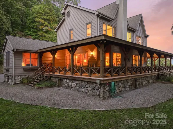 501 Laurel Ridge Dr, Waynesville, NC 28786