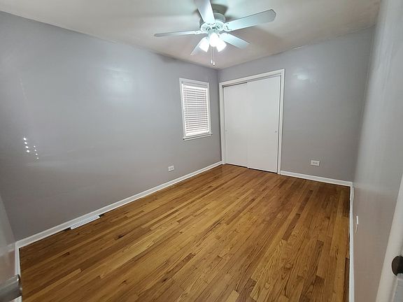 3rd image of 1420 Lombard Ave