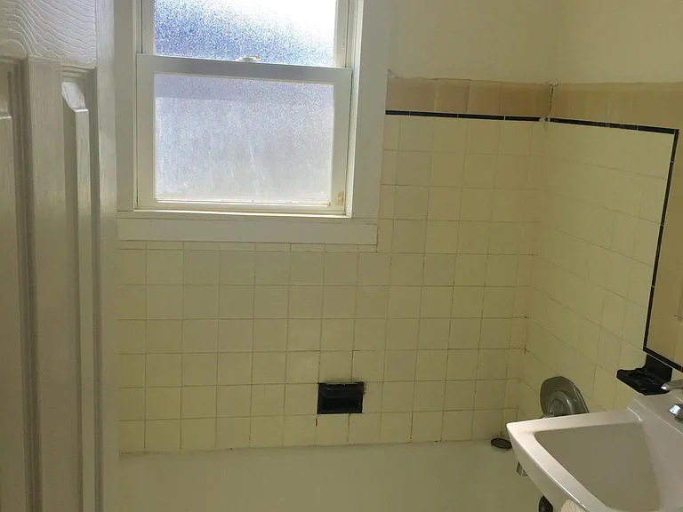 1110 N Kensington St #8 — Photo 2