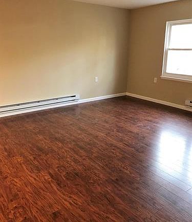 3rd image of 90A Buckingham Dr