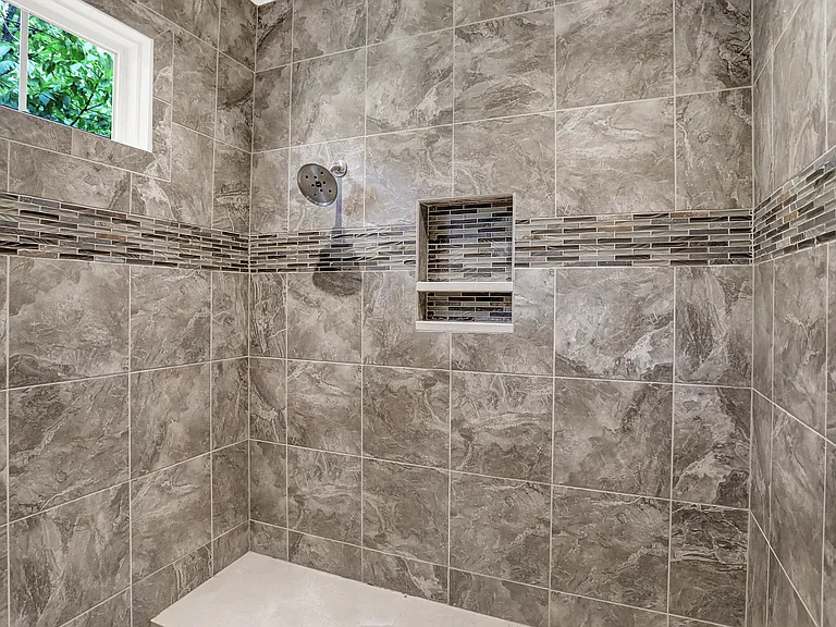 16893 Oak Manor Dr — Photo 35