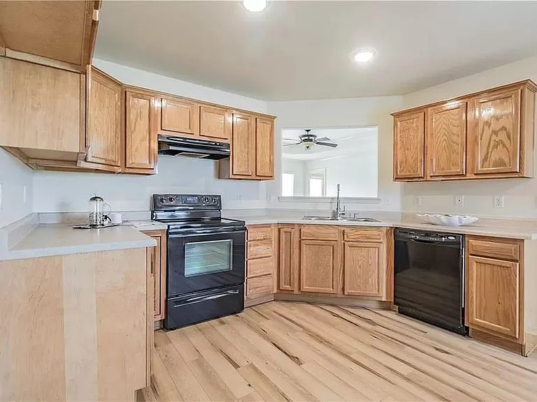 4607 SW Limestone Ave — Photo 7