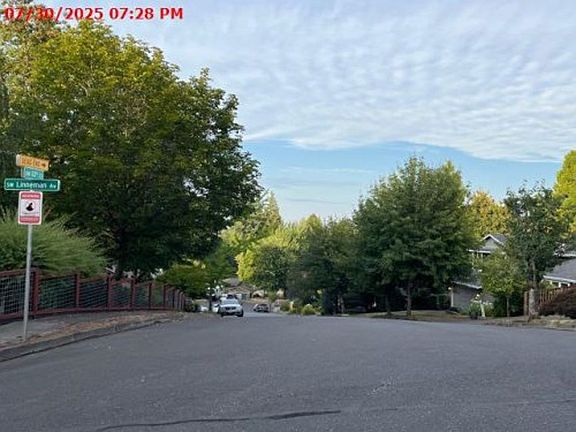 Exterior Neighborhood (street photo)