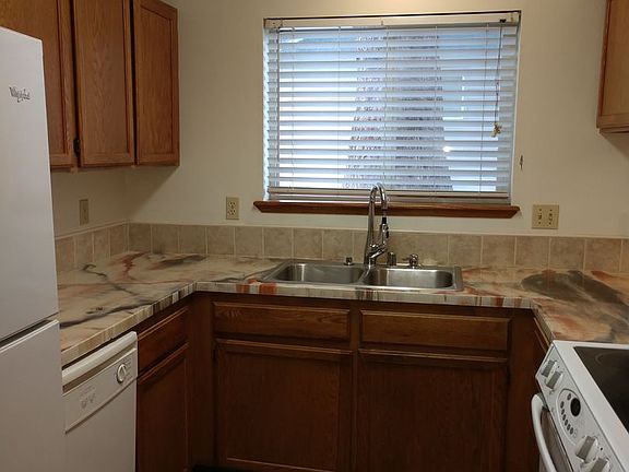 5th image of 2236 & 2238 Yew St #2236
