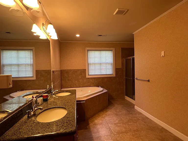 5002 Wickham Rd — Photo 24