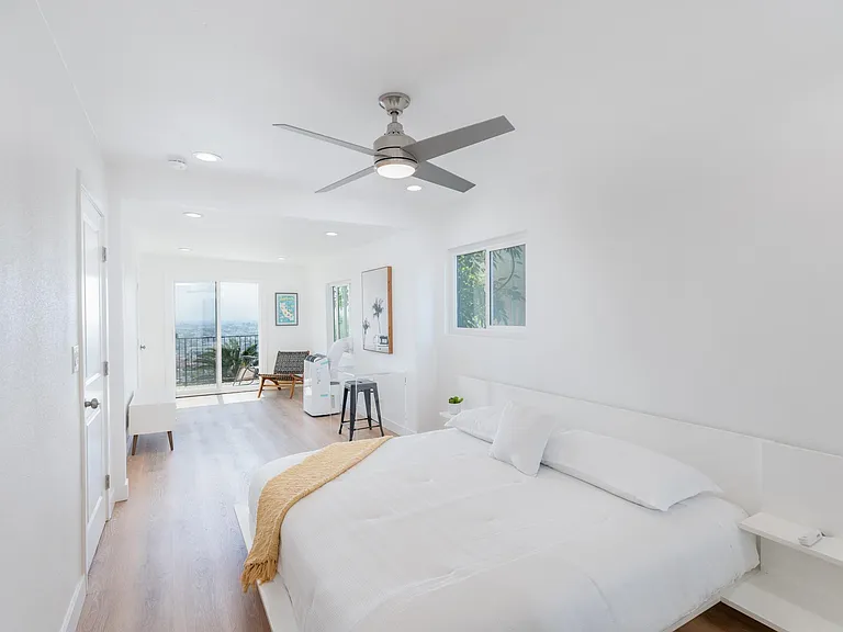 1053 De Garmo Dr — Photo 12