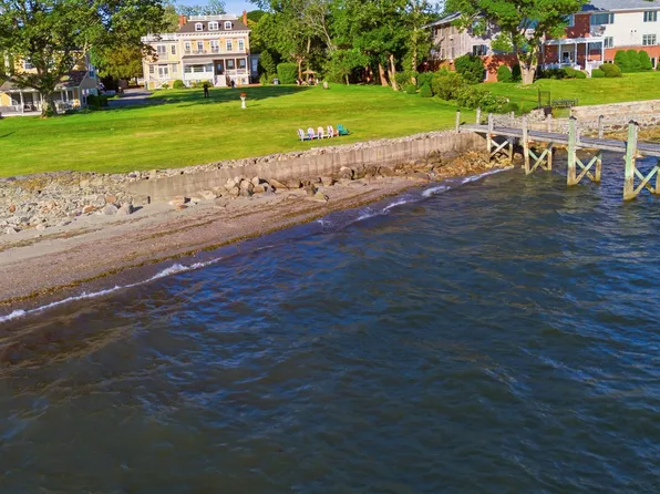 249 Hope St APT 3, Bristol, RI 02809