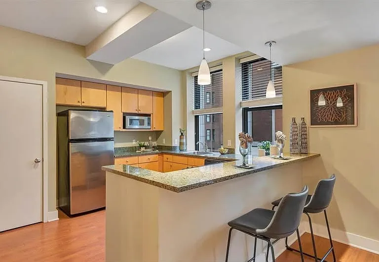 314 N Broadway Ave — Photo 11