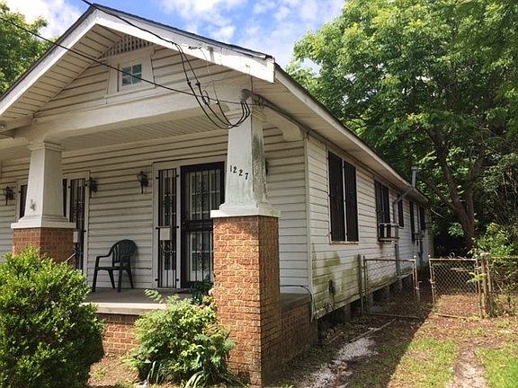 3rd image of 1227 Shirley Dr