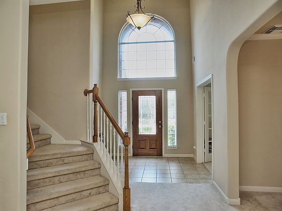 2nd image of 2608 Crestfield Pl