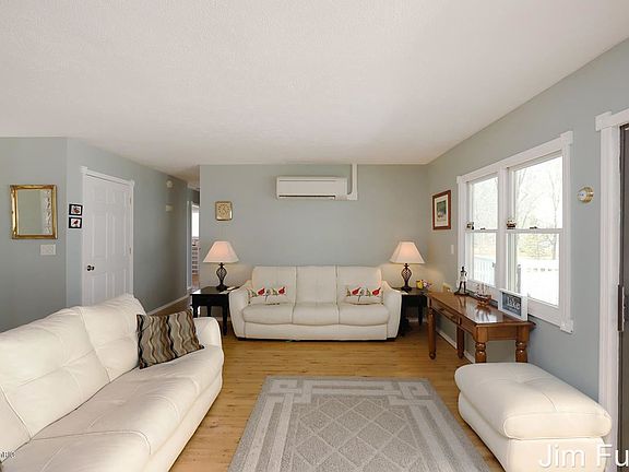 5th image of 8273 Cowan Lake Dr NE