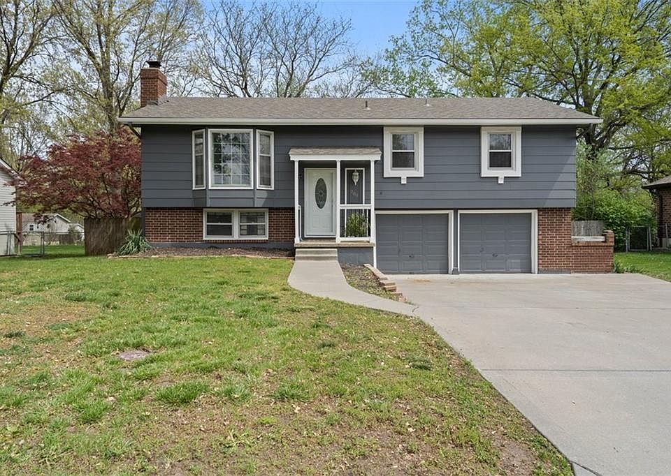 1st image of 209 SE Noeleen Ln