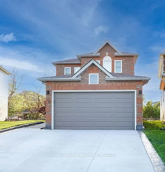 90 Oke Rd #MAIN FLOOR — Photo 2