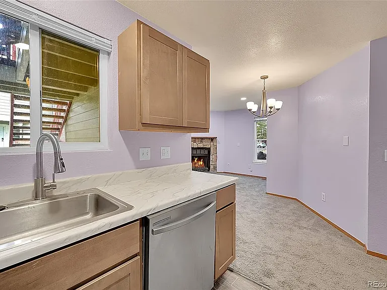 922 S Dearborn Way #8 — Photo 3