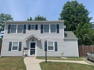 27 Cornflower Rd, Levittown, NY 11756