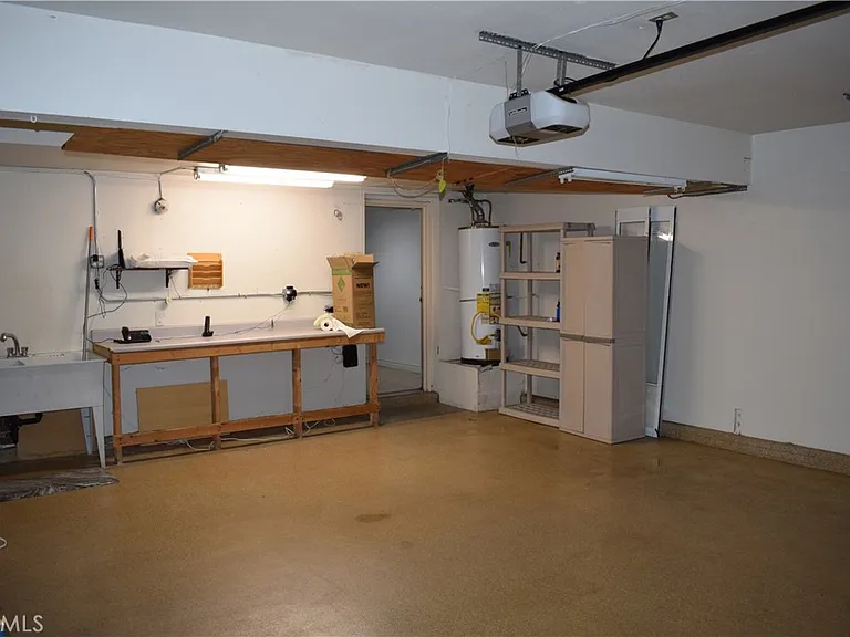 717 S Glenhurst Dr — Photo 36