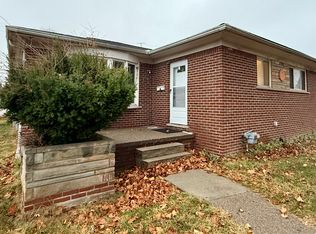 21781 Stratford Ave, Oak Park, MI 48237