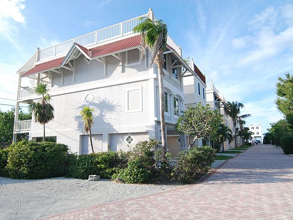 3rd image of 12400 Overseas Hwy APT 1