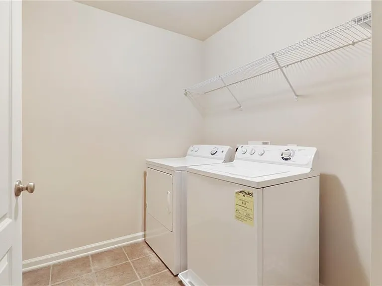 3242 Brockenhurst Dr — Photo 24
