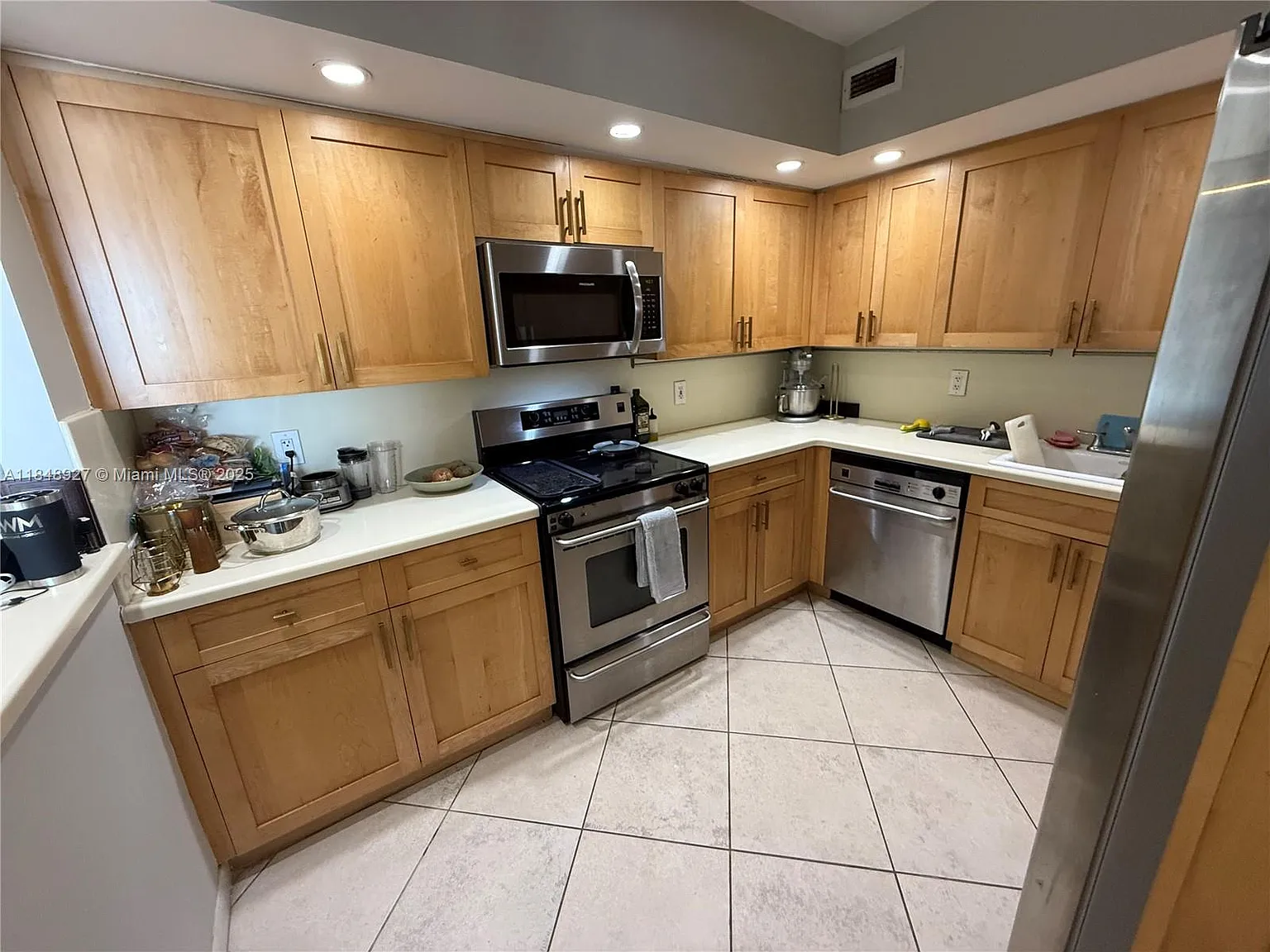 2 bed, 1270 sqft, $3,800 — Photo 4