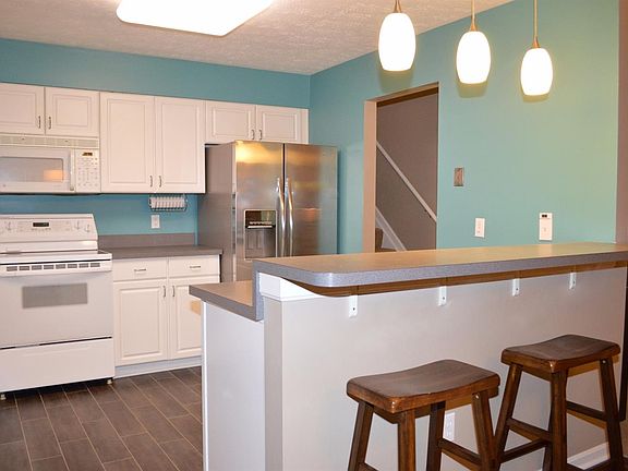 2nd image of 6577 E Knollwood Cir