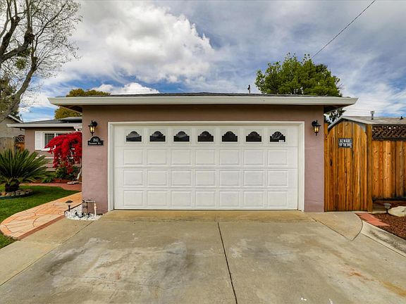 4th image of 1841 Charmeran Ave