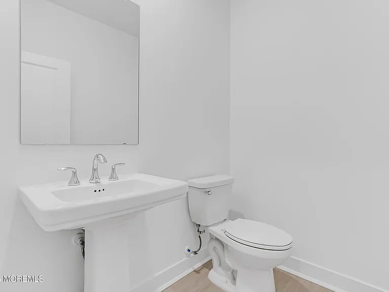 163 Woolley Ct — Photo 9