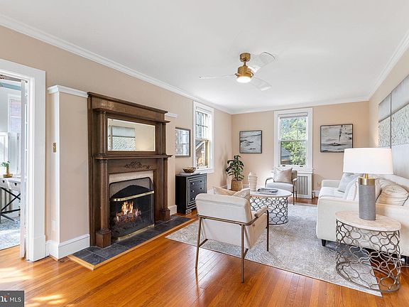 5th image of 304 Fontaine St