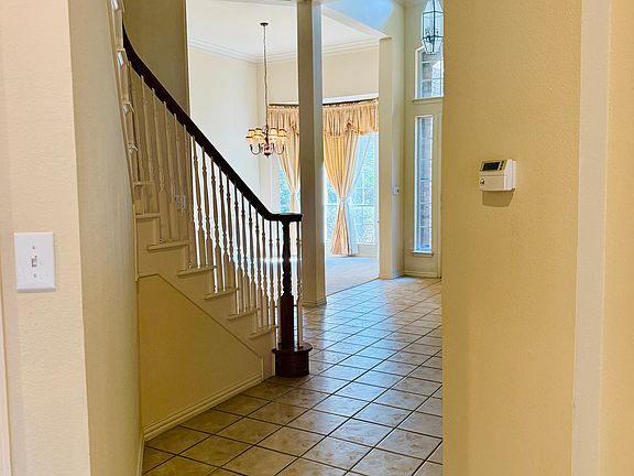 3rd image of 4000 Kenwood Dr