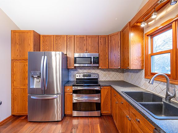 5th image of 350 W Chip Rd