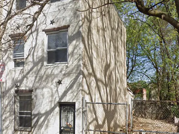 2305 N 5th St, Philadelphia, PA 19133